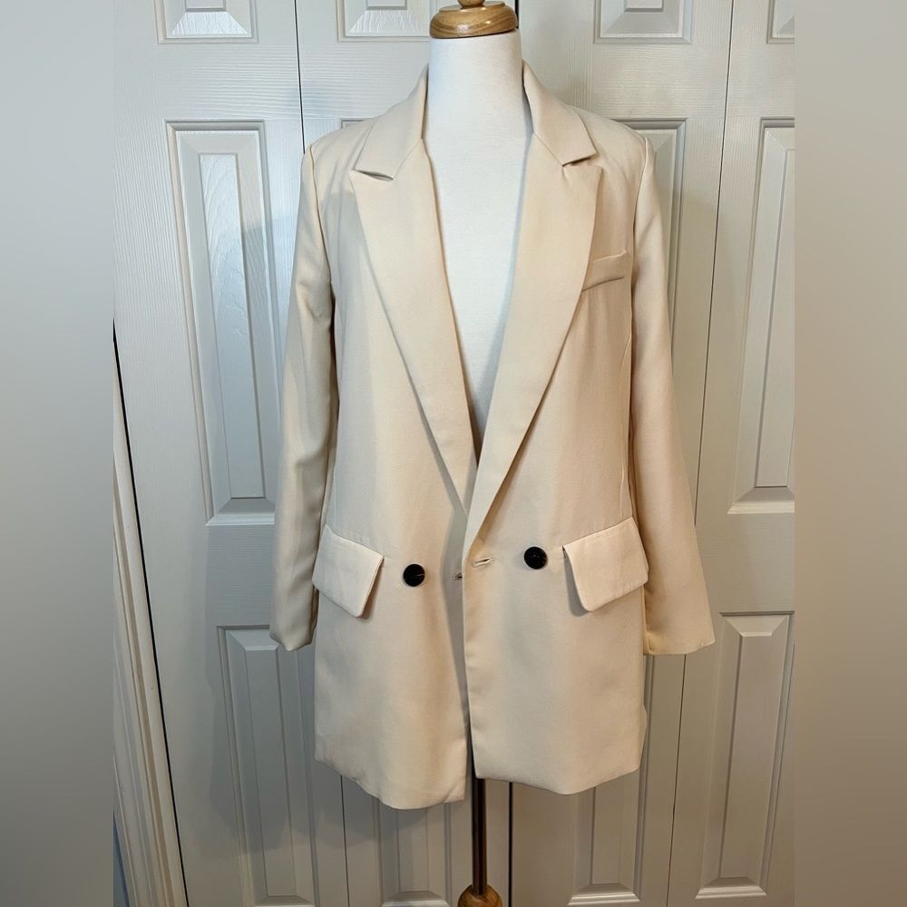 SHEIN cream blazer excellent condition size small, slightly oversized